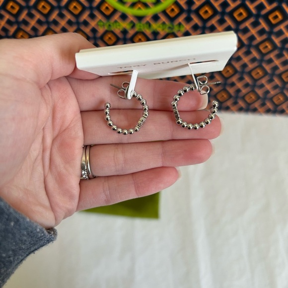 Tory Burch Beaded Small Hoop Earrings Huggie Earrings Silver - Picture 4 of 4